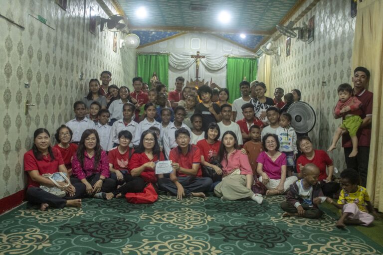 Kunjungan Umat Lingkungan St. Kristoforus Gading Serpong ke Yayasan Sosial Tangan Kasih: Momen Berbagi dan Beribadah Bersama